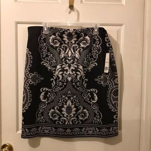 Black and white print skirt